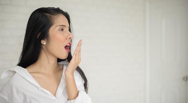 Anda Bermasalah dengan Bau Mulut tak Sedap? Mungkin 4 Tips ini Bisa Dilakukan