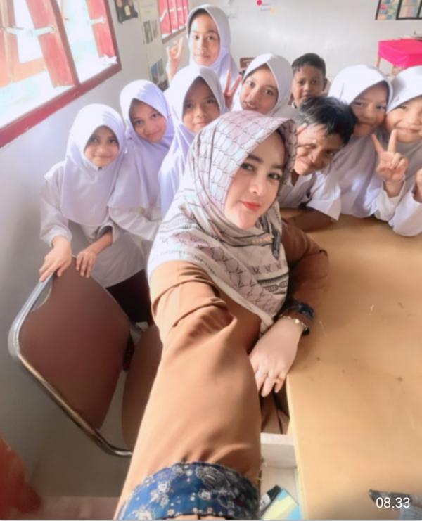 Kisah Inspiratif Nora Guru Cantik Segudang Prestasi, Rela Ngajar SD di Pedalaman Aceh