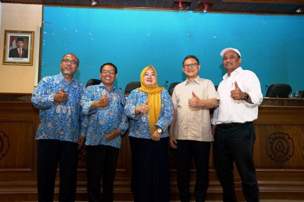 UNS Kukuhkan 5 Guru Besar dari 4 Fakultas, Ini Sosoknya