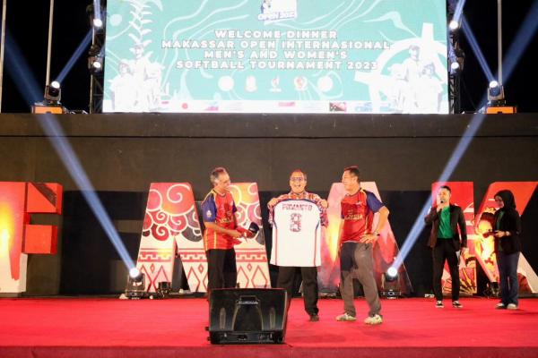 Danny Pomanto Pamerkan Keunggulan Makassar ke Peserta Softball Turnament 2023