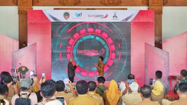 Bank Jatim bersama Pemkab Madiun Launching E-Retribusi Pasar dan Siskeudes