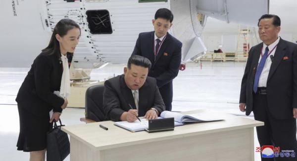 Adik Perempuan Kim Jong Un Gunakan Tas Christian Dior Seharga Rp107 Juta