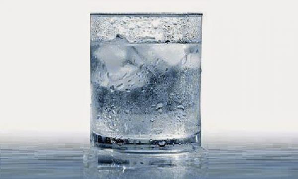 Sering Minum Air Dingin Bisa Bikin Ginjal Rusak, Mitos atau Fakta?