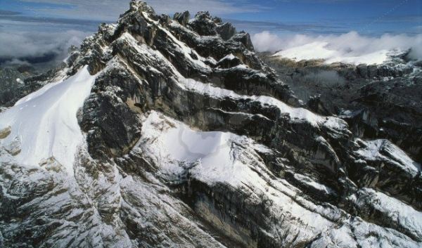 Cerita Misteri Gunung Jayawijaya, Mitos Alien Penghuni Puncak Gunung Tertinggi di Indonesia