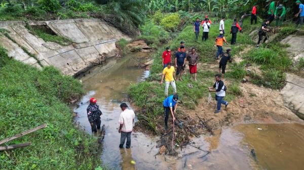 Atasi Banjir, Pemko Lhokseumawe Angkut 5 Ton Sampah dari Sungai Blang Buloh