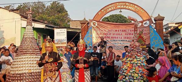 Ribuan Warga Ngemplak Simongan Hadiri Puncak Acara Festival Bukit Jati Wayang