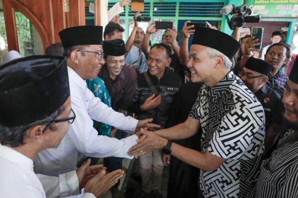 Silaturahmi ke Ponpes Nurul Islam, Ganjar Didoakan Jadi Presiden Indonesia