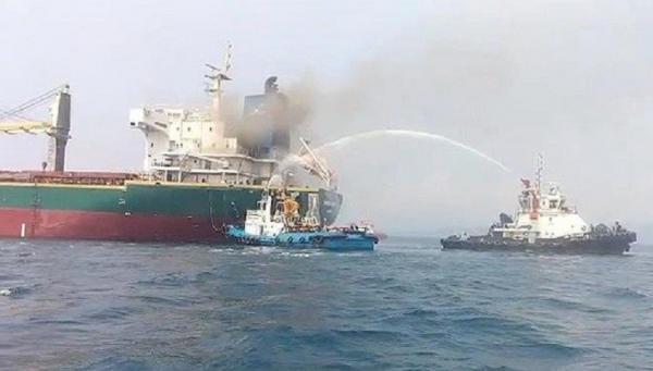 Kapal Kargo Samudera Sakti III Terbakar Hebat di Perairan Lampung Selatan