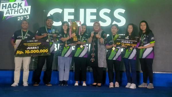 Tim Cejess dari Petra Christian University Surabaya Juara I East Java Hackathon 2023