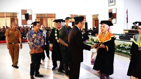 STIKes Muhammadiyah Ciamis Wisuda 241 Mahasiswa, Ketua: Lulusan Profesional dalam Bidang Kesehatan