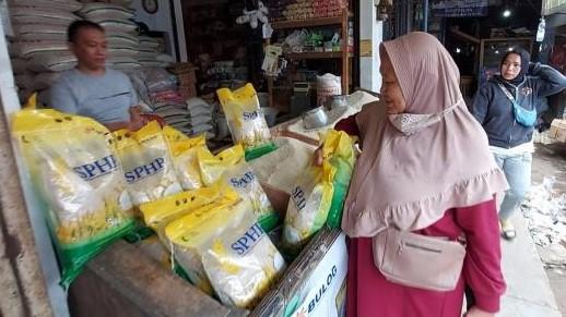 TPID Kota Tasikmalaya Gelar Operasi Pasar untuk Stabilkan Harga, Bulog Sediakan 10 Ton Beras