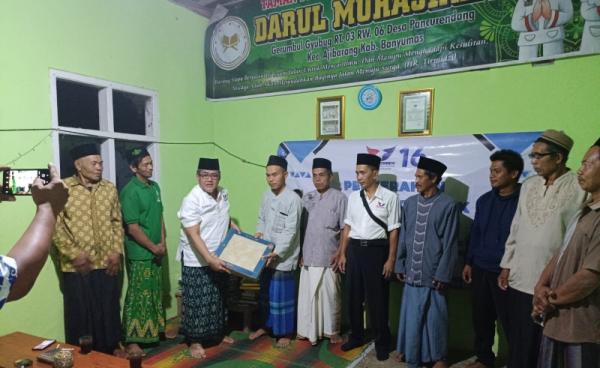 Dukung Jalan Dakwah, Mayjen TNI (P) Wuryanto Beri Bantuan Keramik untuk TPQ Darul Muhajirin