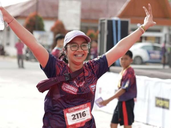 Jatuh-Bangun! Pelari Wanita Asal Jakarta 5 Besar Toba Maraton 2023