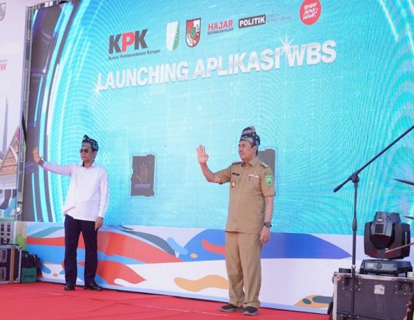 KPK dan Pemprov Riau Luncurkan Aplikasi WBS