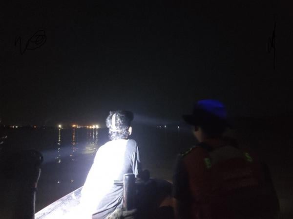 Kapal Bermuatan Sawit Tenggelam di Sungai Indragiri, 2 Hilang