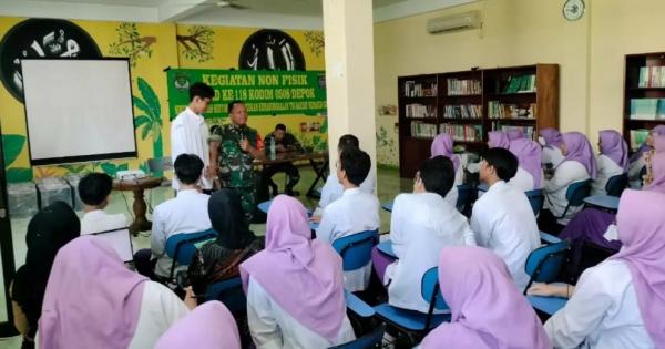 Personel Kodim Depok Penyuluhan Wawasan Kebangsaan Siswa SMK