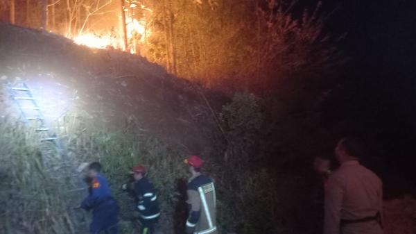 Malam Tadi, Dua Lahan Kering di Wilayah Garut Utara Kebakaran