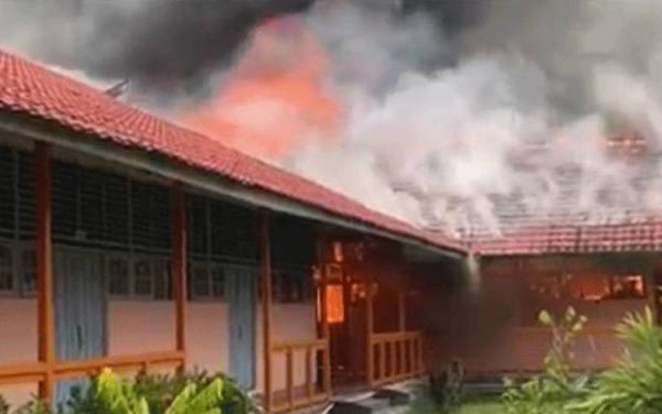 Gedung SMPN 4 Selat Kapuas Kalteng Terbakar, Kerugian Ditaksir Ratusan Juta