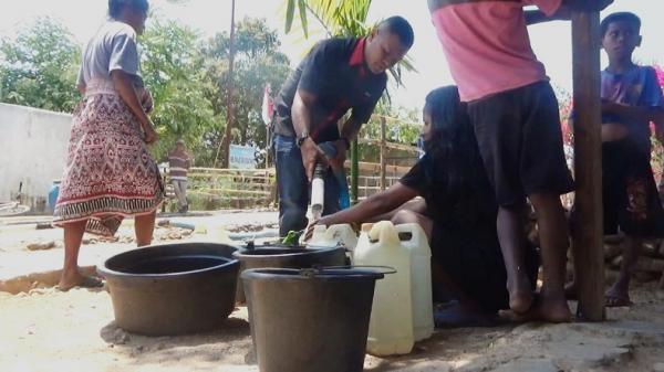 IJTI NTT Kirim 20  Ribu Liter Air Bersih Bantu Warga Atasi Kekeringan Ekstrim di Desa Umaklaran Belu