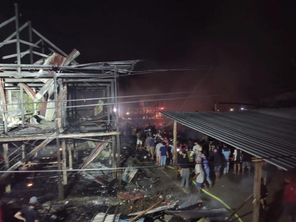 Kebakaran Hebat Pemukiman Padat Penduduk 7 Rumah Ludes Dilahap Api