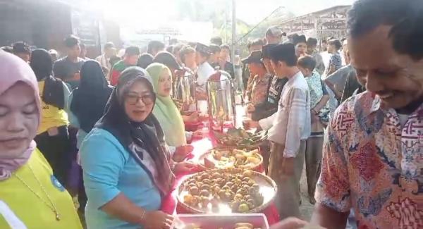 Tradisi Ngatir Warnai Peringatan Maulid Nabi Muhammad di Cipanas Lebak, Seperti Ini Kemeriahannya