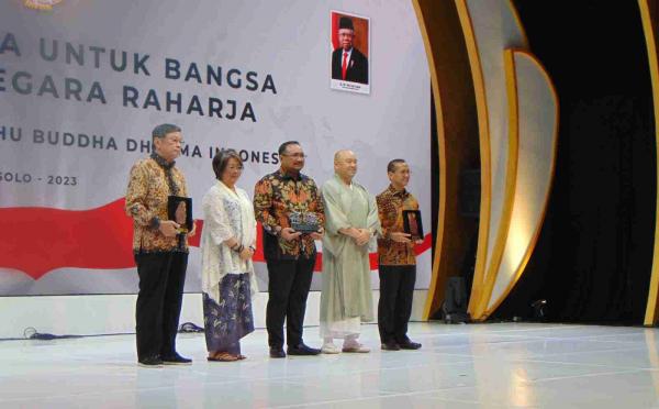 Inilah Pesan Menteri Agama Yaqut Cholil Qoumas untuk Ribuan Umat Buddha