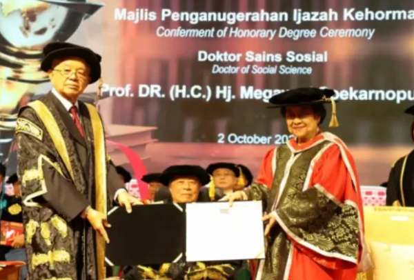 Megawati Dianugerahi Gelar Doktor Honoris Causa dari UTAR Malaysia