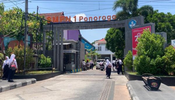 Usai Kepala SMPN 1 Ponorogo Mundur, Tarikan Sumbangan Ditangguhkan