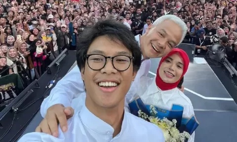 Rindu Tertunaikan, Ganjar Pranowo Tepati Janji Naik Gunung Bareng Alam