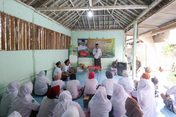 Bangun Sarana MCK, Kiai Muda Ganjar Edukasi Masyarakat Tuban tentang Pentingnya Sanitasi