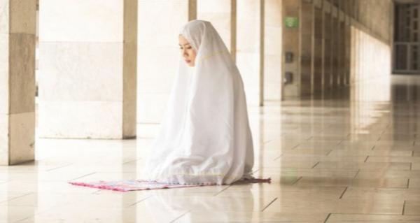 Waktu yang Tepat untuk Sholat Hajat, Menghadap Allah dalam Kedalaman Hati