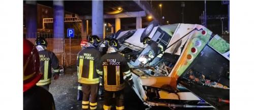 Tragis! Kecelakaan Bus Tewaskan 21 Orang, Korban Masih Belum Terindentifikasi Hampir 24 Jam