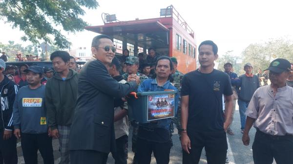 1.500 Paket Sembako Dibagikan Kepada Masyarakat Tasikmalaya usai Peringatan HUT TNI Ke-78