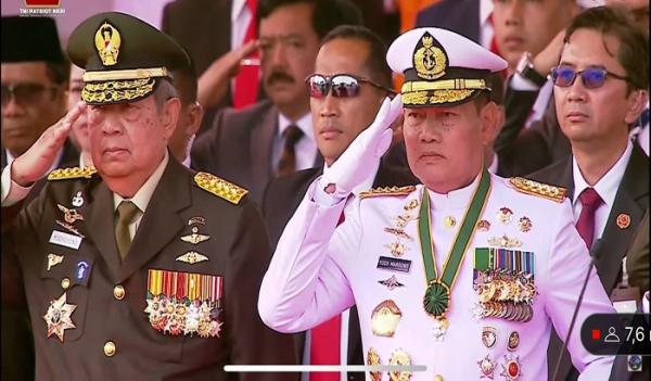 Gagahnya SBY saat Hadiri HUT ke-78 TNI, Pakai Seragam Lengkap Bintang Empat