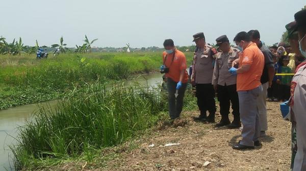 Gempar, Sesosok Mayat Remaja Tanpa Identitas Ditemukan Mengenaskan di Saluran Irigasi