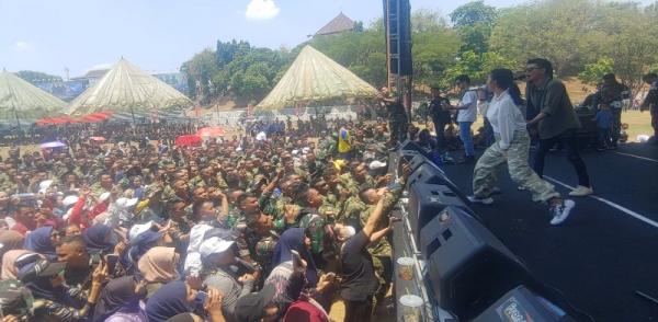 Tri Suaka dan Nabila Goyang HUT ke-78 TNI di Lapangan Parade Kodam IV/Diponegoro