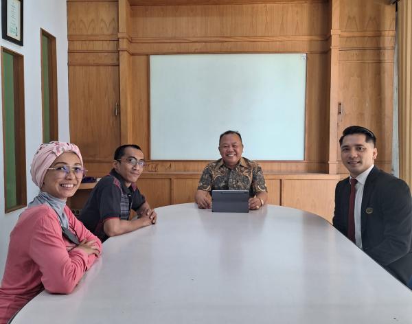 Manajemen Hotel Santika Jalin Silaturahmi ke  iNews Biro Semarang