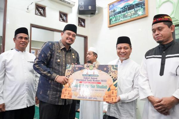 Bobby Nasution Beri Hadiah Jalan-Jalan ke Masjid Istiqlal dan Dufan pada Anak yang Tahu Rukun Iman
