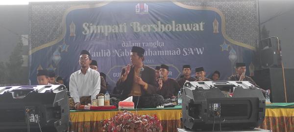 Sholawat Menggema di SMPN 1 Bawang Bareng Gus Zaki
