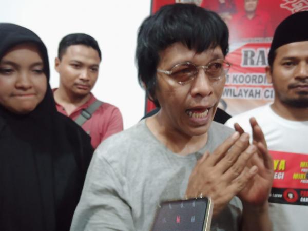 Adian Napitupulu Berikan Strategi Khusus Menangkan Ganjar ke Relawan di Cirebon