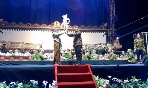 HUT ke-78 TNI, Grup 2 Kopassus Gelar Wayang Kulit Lakon Bima Kridha