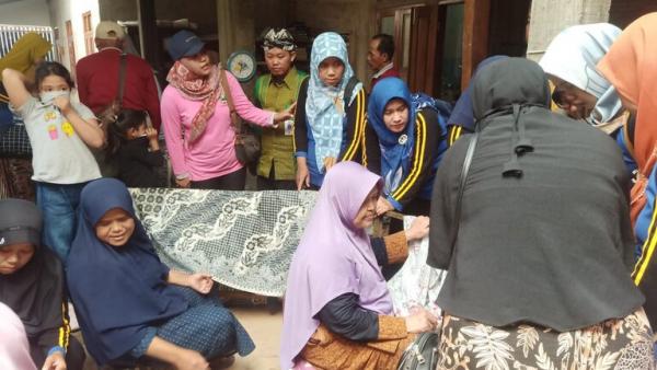Tingkatkan Keterampilan Membatik, Desa Sukowidi, Studi Banding di Desa Wisata Batik Kliwonan Sragen