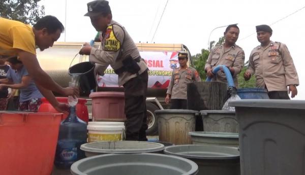 Kekeringan Meluas, Ratusan Warga Desa Karangpatihan Ponorogo Kesulitan Air Bersih