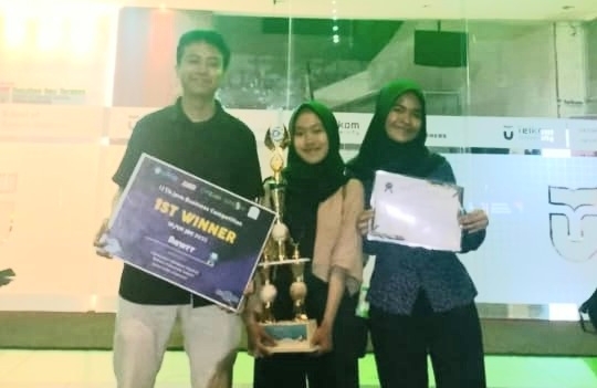 Tim Telkom University Juara 1 Lomba 12th Java Business Competition Tingkat Nasional