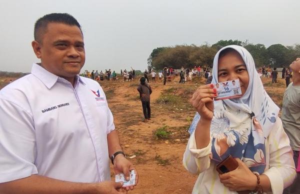 Bambang Bernardi Calon DPRD Provinsi Banten Sosialisasi KTA Asuransi Perindo ke Wilayah Perbatasan