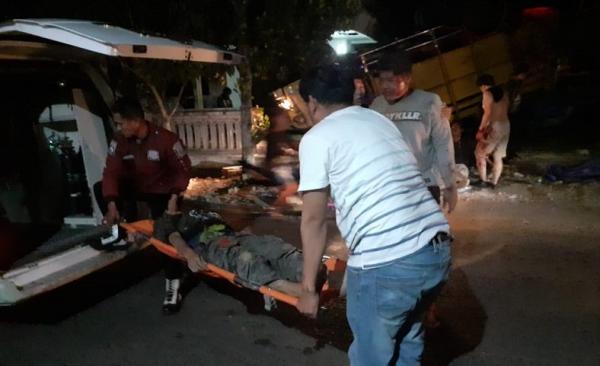 Kecelakaan Hari Ini, Truk Rombongan Wisatawan di Malang Tabrak Pagar Rumah Warga, 2 Tewas 28 Luka