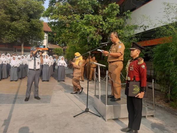 Jadi Pembina Upacara di SMKN 1 Cimahi, Dikdik Sampaikan Pesan Ini kepada Siswa