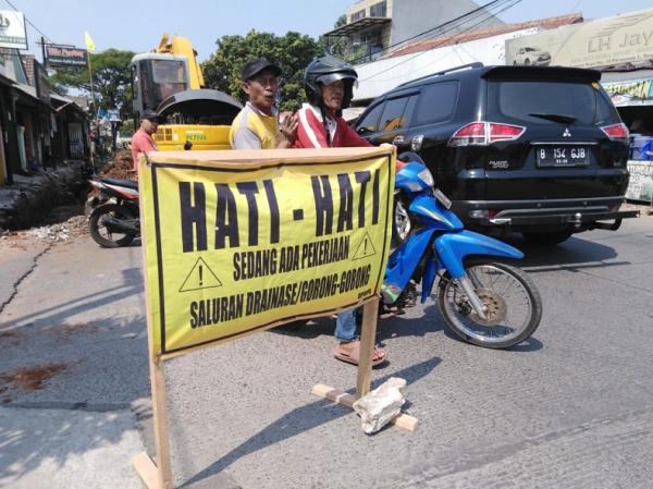 Antisipasi Musim Penghujan, Dinas PUPR Kota Tangerang Perbaiki Saluran Air