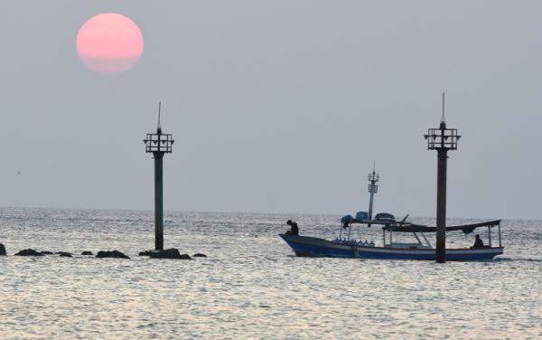Luarbiasa Indahnya Matahari Terbenam di Kepulauan Seribu, Bikin Adem Hati