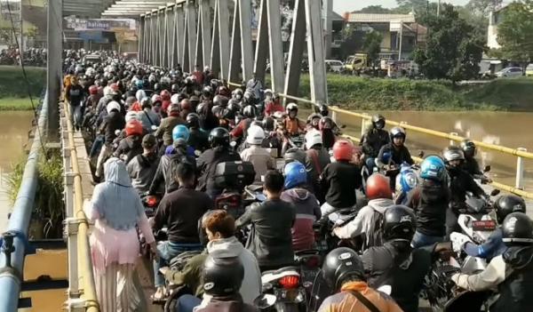 Atasi Kemacetan Rancamanyar, Pemkab Bandung Mulai Bangun Jembatan Roda Dua